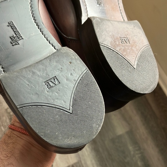 Allen Edmonds - Picture 13 of 17